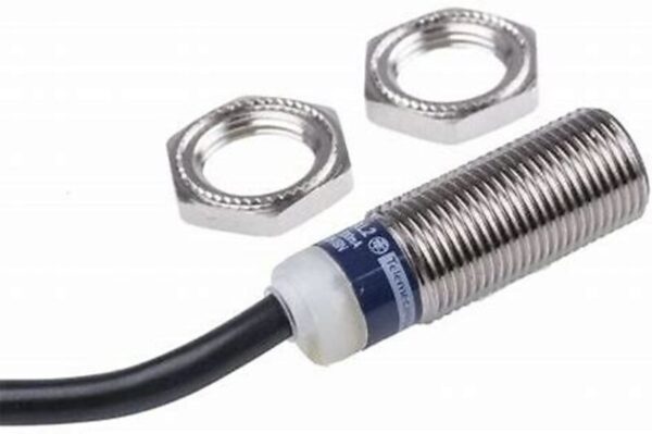 Induktiv sensor XS5 sylindrisk M12 Sn 2 mm kabel 2m