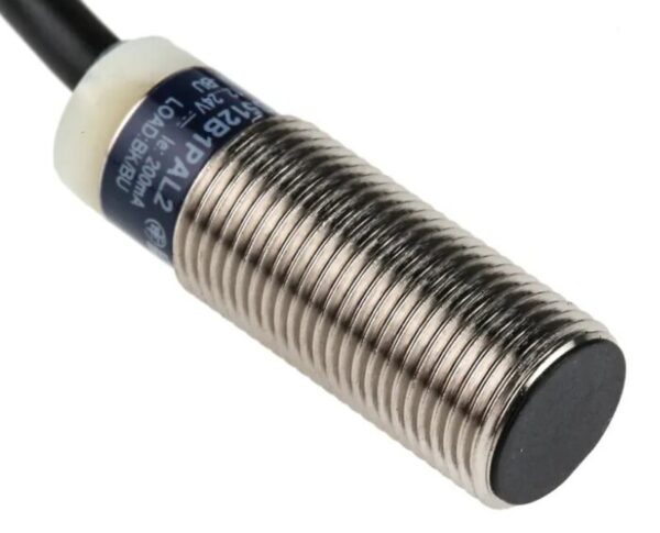 Induktiv sensor XS5 sylindrisk M12 Sn 2 mm kabel 2m